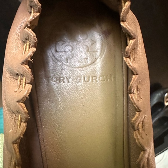 TORY BURCH REESE Slip On Tassel Logo Ballet Flats Tan Size 8 Round Toes - Picture 5 of 7